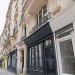 Cozy studio in Montmartre